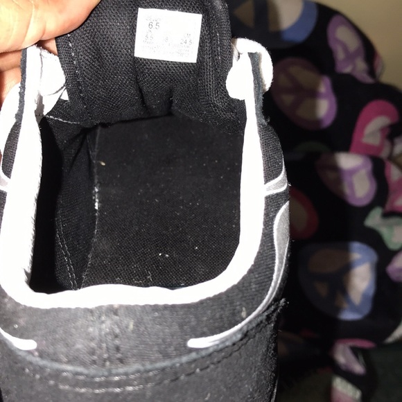 Vans like new with flames once worn for an hour - Picture 3 of 4